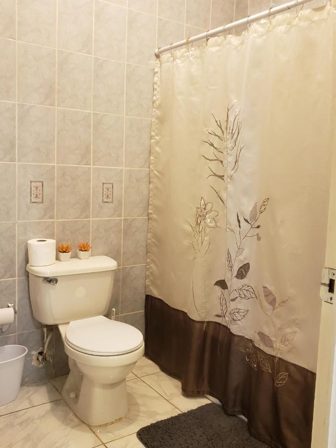Lion'S View Bed & Breakfast Мандевілль Екстер'єр фото